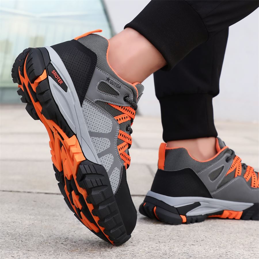 Hiker-Style Low Safety Shoe model 1105 in use, view 4