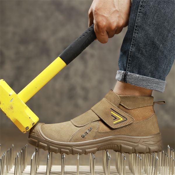 3027 Hook-and-Loop Welding Safety Shoe in use