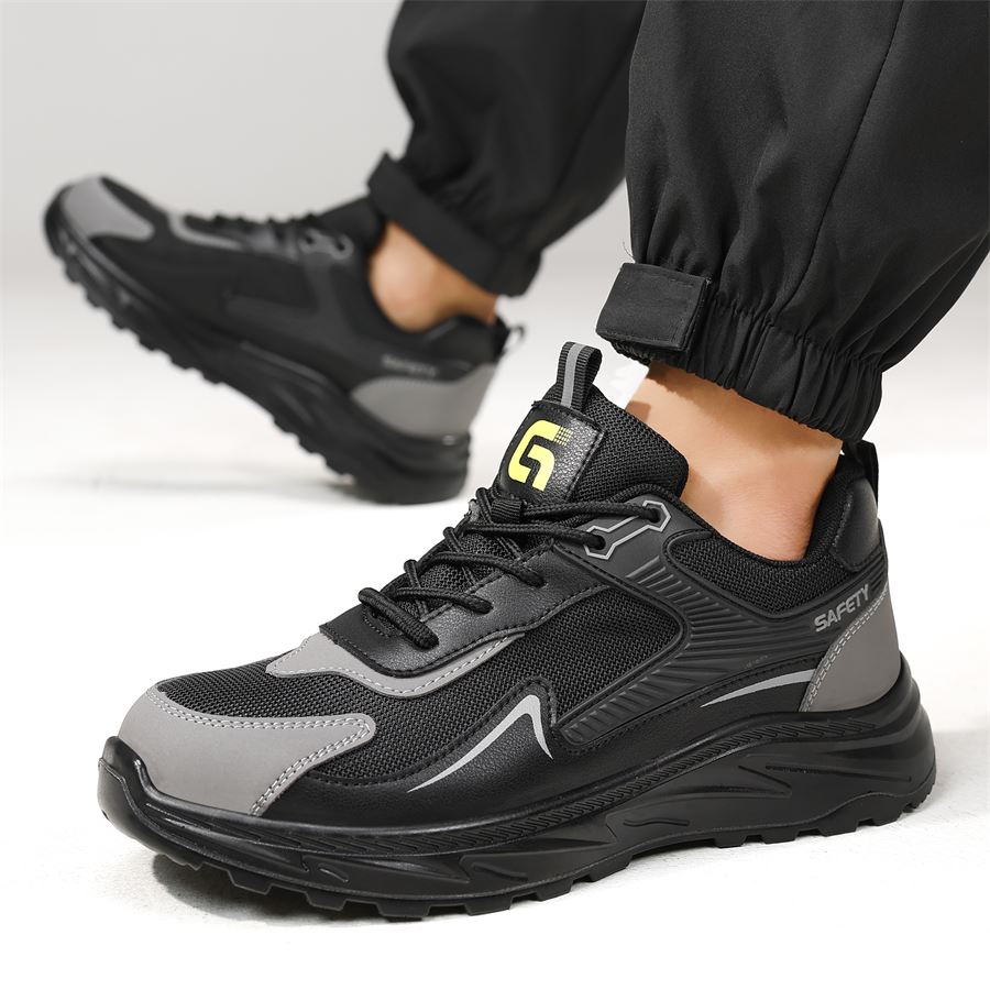 Sporty Low-Cut Safety Sneaker model 5001 in use, view 4