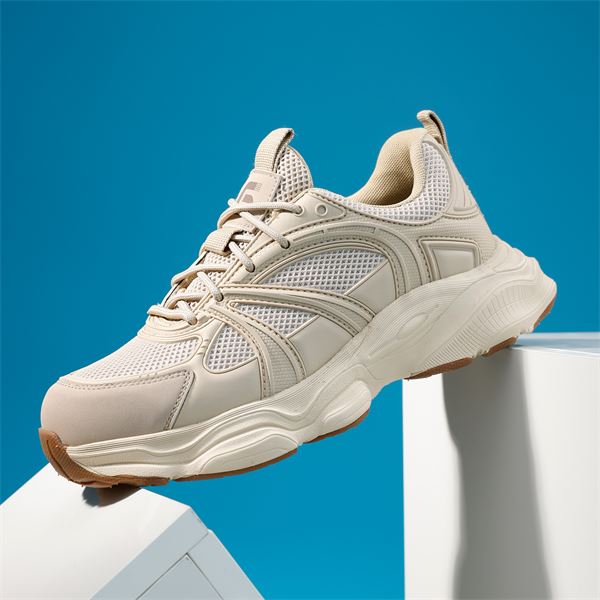 5008 Chunky Mesh Safety Sneaker in use