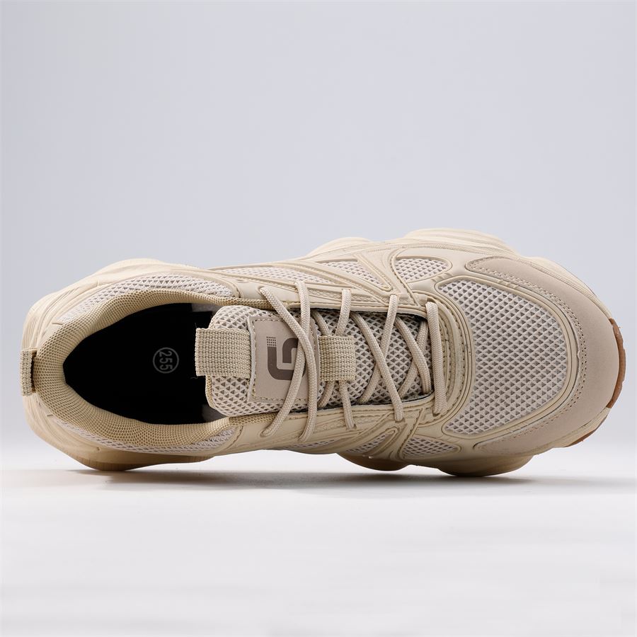 Chunky Mesh Safety Sneaker model 5008 in use, view 3