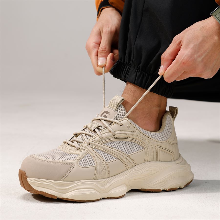 Chunky Mesh Safety Sneaker model 5008 in use, view 5