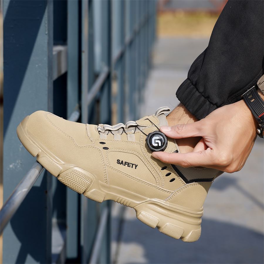 Rotary-Lace Low Safety Shoe model F055SL in use, view 4