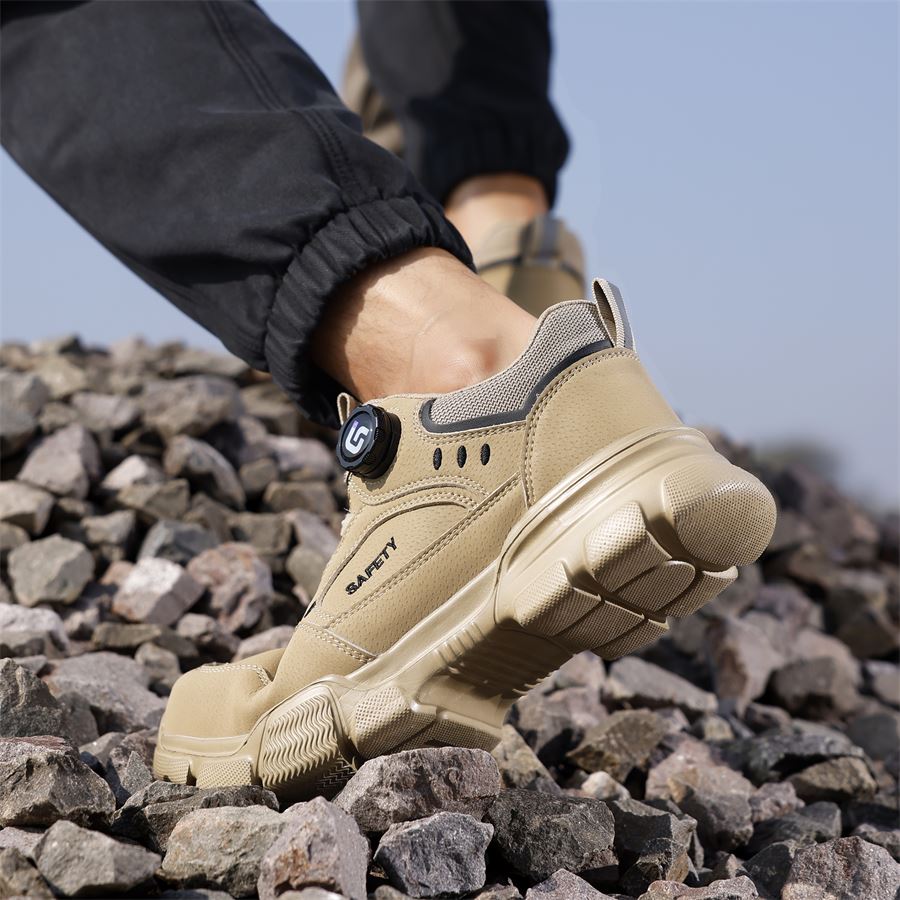 Rotary-Lace Low Safety Shoe model F055SL in use, view 5