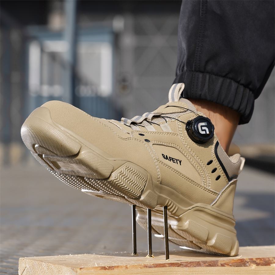 Rotary-Lace Low Safety Shoe model F055SL in use, view 6