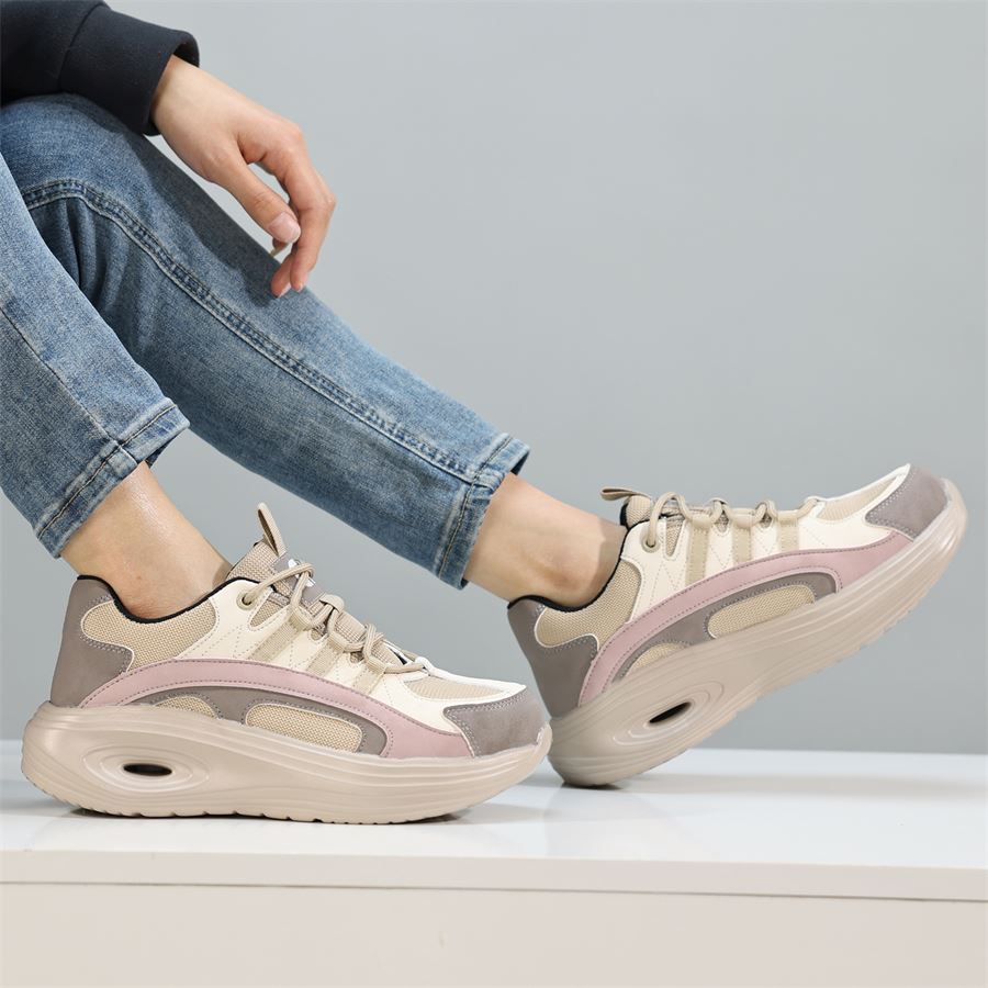 Women's Chunky Safety Sneaker model F129 in use, view 3